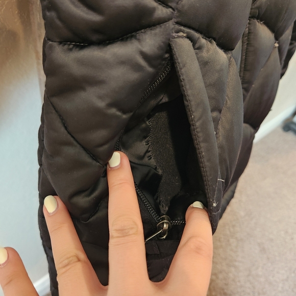 The North Face Girl's Black Puffer 550 Coat- Size XL (18) - Picture 5 of 10